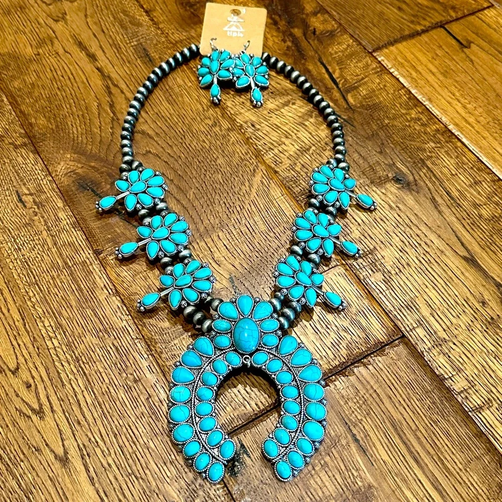 Turquoise statement necklace - Picture 1 of 5